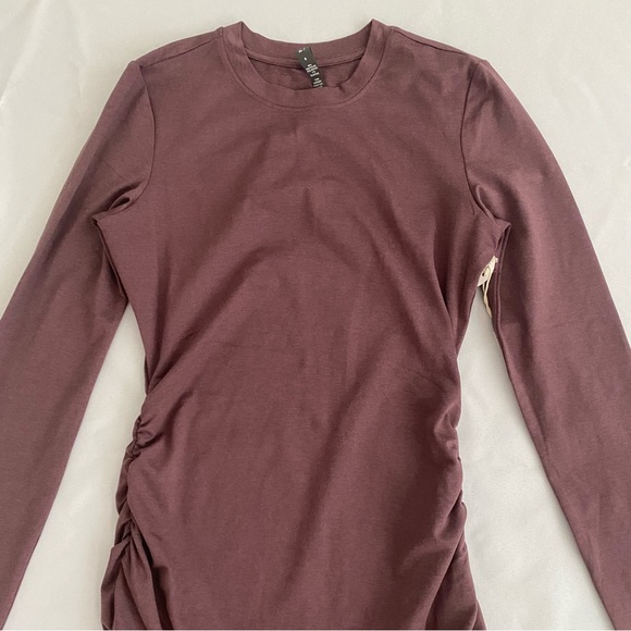 Vuori Women’s Halo Essential Dress SMALL Long Sleeve Elderberry Heather NWT - Picture 2 of 8